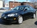 Black - Jetta SE Sedan Photo No. 3