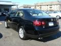 Black - Jetta SE Sedan Photo No. 4