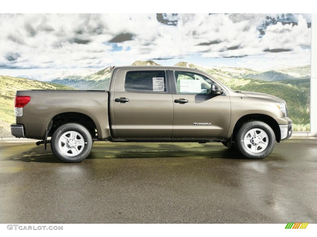 2011 Tundra SR5 CrewMax 4x4 - Pyrite Mica / Sand Beige photo #2