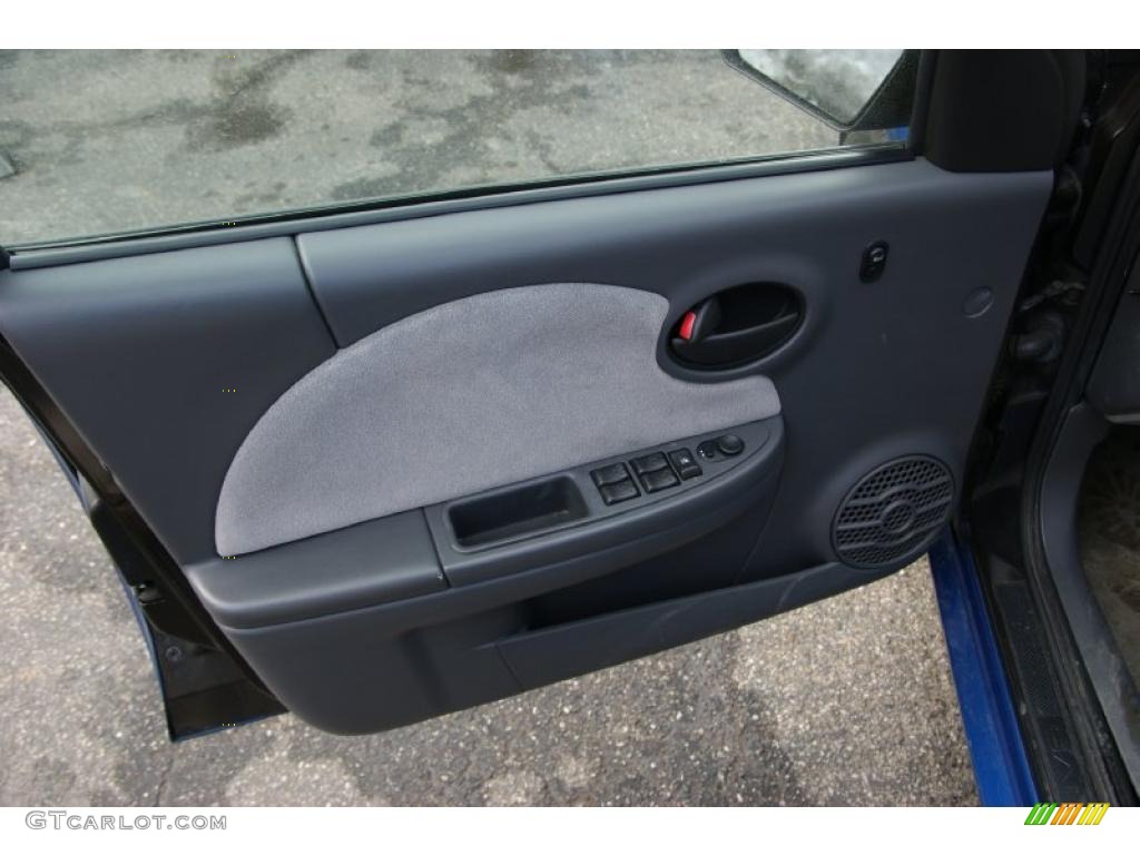 2003 Saturn ION 3 Sedan Gray Door Panel Photo #45575134