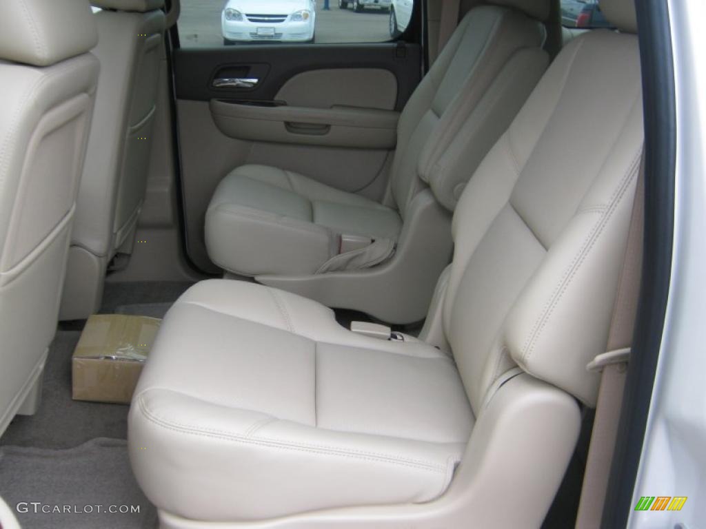 Light Cashmere/Dark Cashmere Interior 2011 Chevrolet Suburban LTZ Photo #45579691