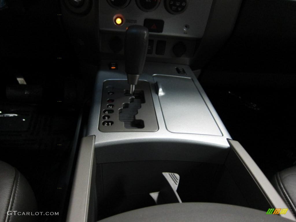 2005 Titan LE Crew Cab 4x4 - Galaxy Black / Graphite/Titanium photo #32