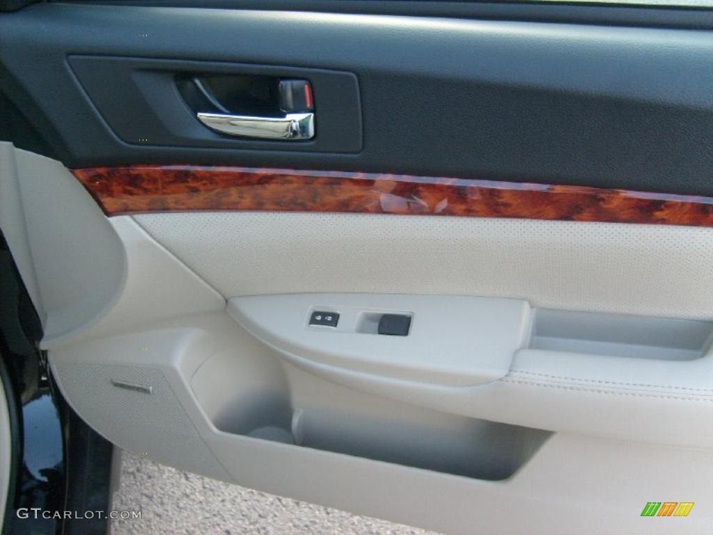 2011 Outback 2.5i Limited Wagon - Crystal Black Silica / Warm Ivory photo #18