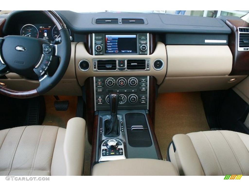 2010 Land Rover Range Rover HSE Sand/Jet Black Dashboard Photo #45585919