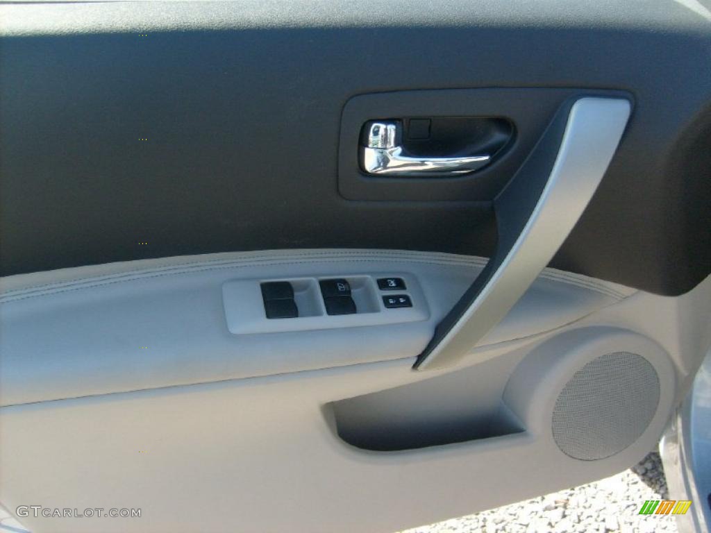 2011 Rogue SV AWD - Frosted Steel Metallic / Gray photo #13