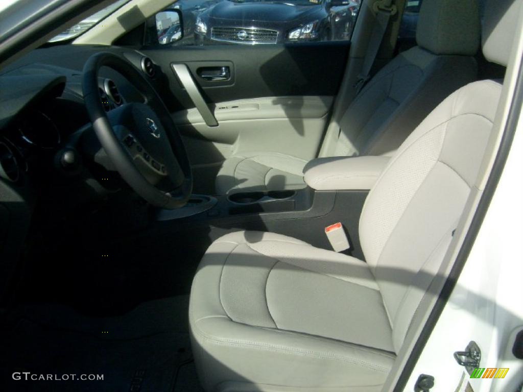 2011 Rogue SV AWD - Pearl White / Gray photo #4