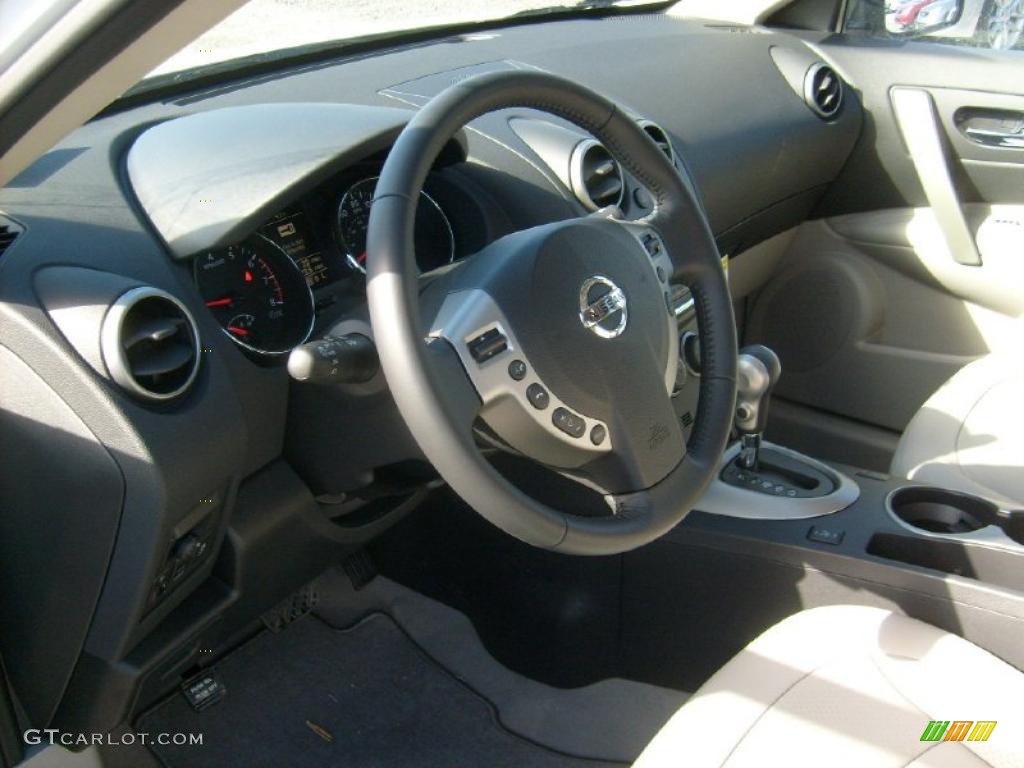 2011 Rogue SV AWD - Pearl White / Gray photo #14