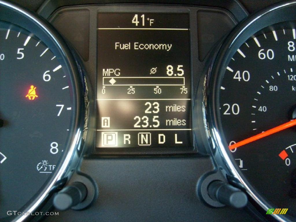 2011 Rogue SV AWD - Pearl White / Gray photo #20