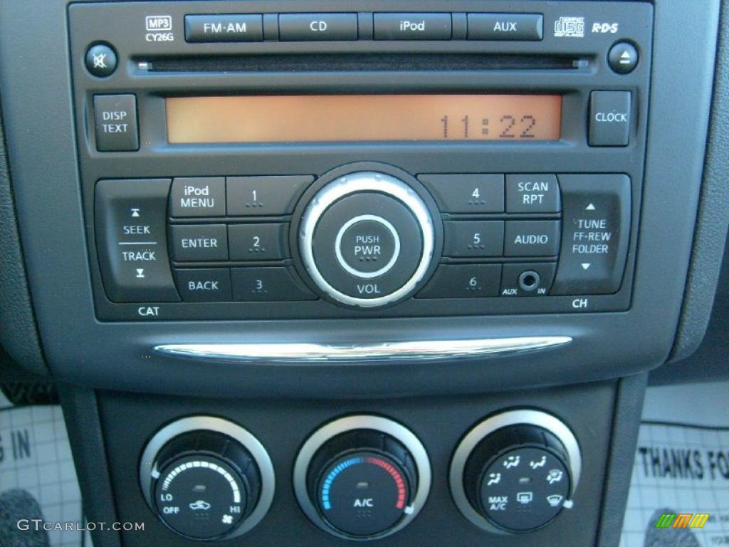 2011 Nissan Rogue S AWD Controls Photo #45588851