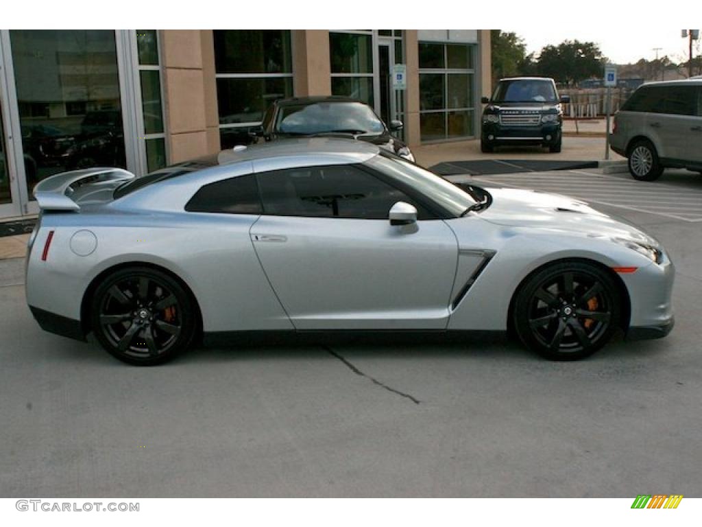 Super Silver 2010 Nissan GT-R Premium Exterior Photo #45589287
