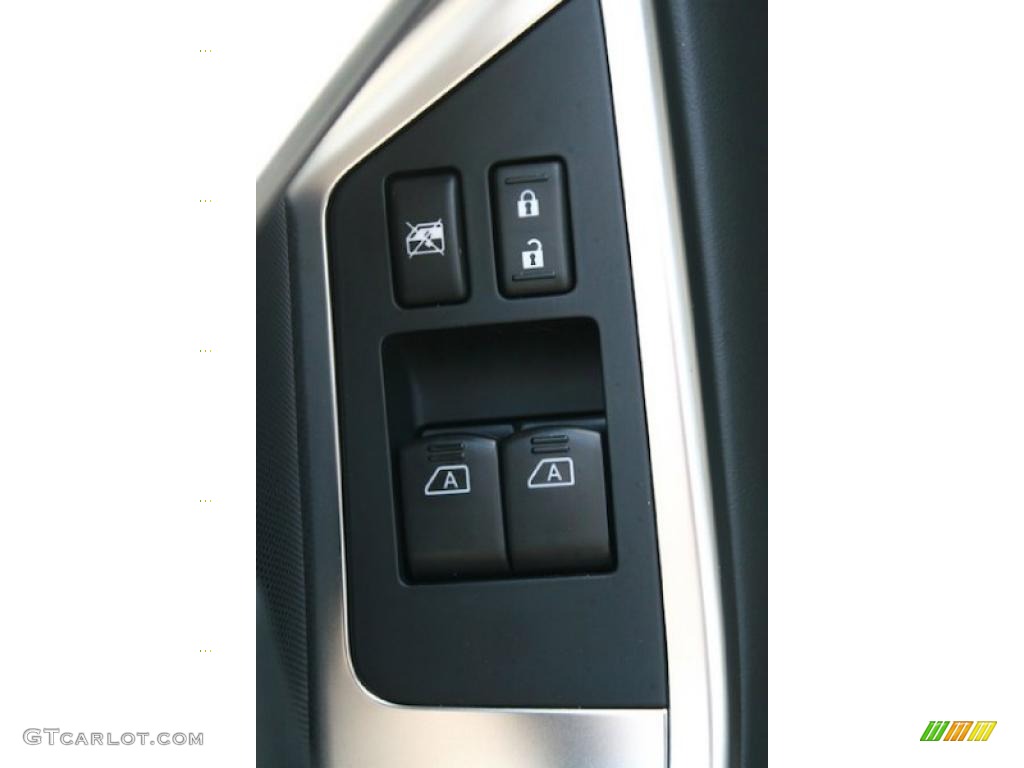 2010 Nissan GT-R Premium Controls Photo #45589383