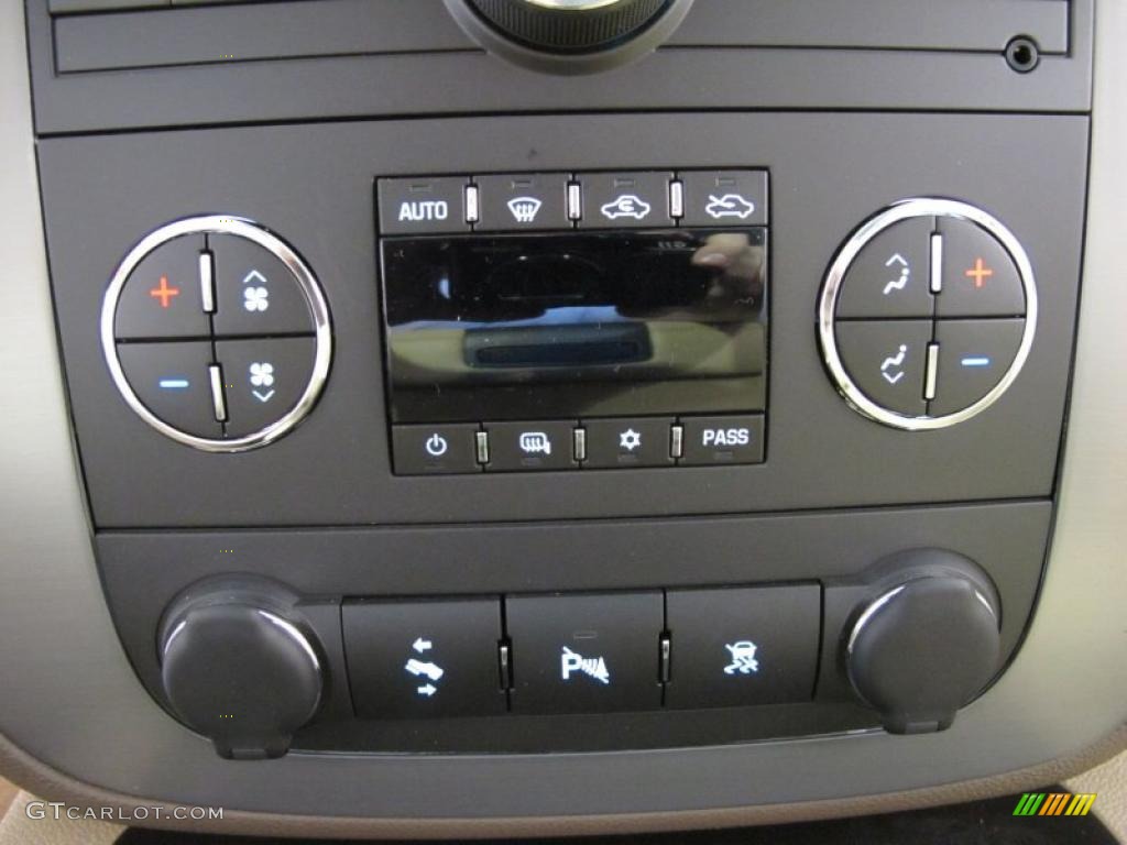 2011 GMC Sierra 1500 SLT Crew Cab Controls Photo #45589787