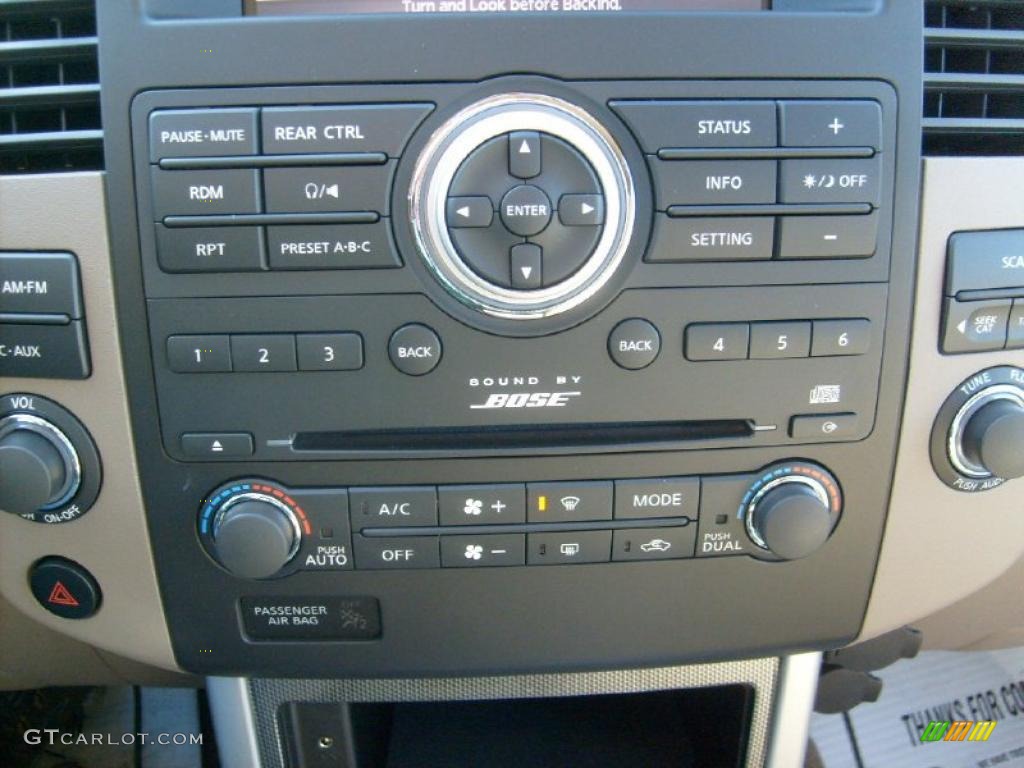 2011 Nissan Pathfinder Silver 4x4 Controls Photo #45590011