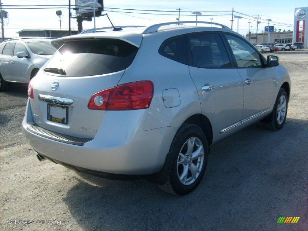2011 Rogue SV AWD - Silver Ice Metallic / Gray photo #6