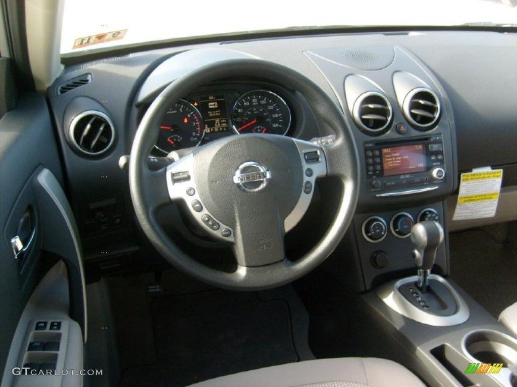 2011 Rogue SV AWD - Silver Ice Metallic / Gray photo #12