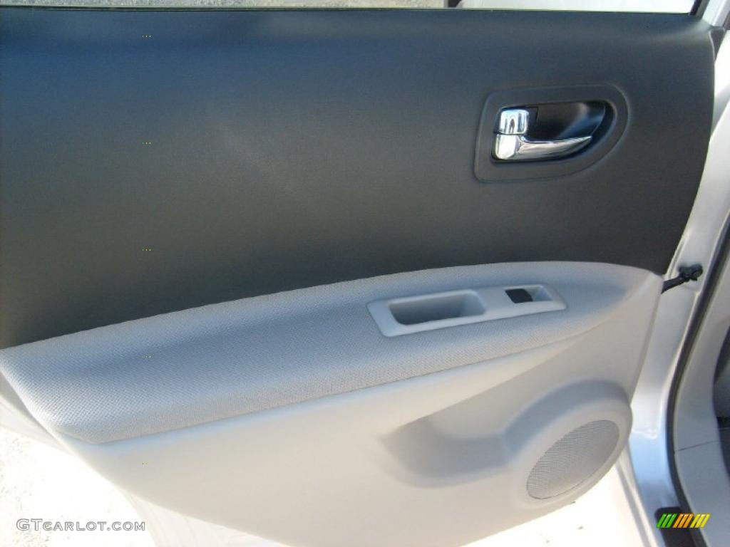 2011 Rogue SV AWD - Silver Ice Metallic / Gray photo #13