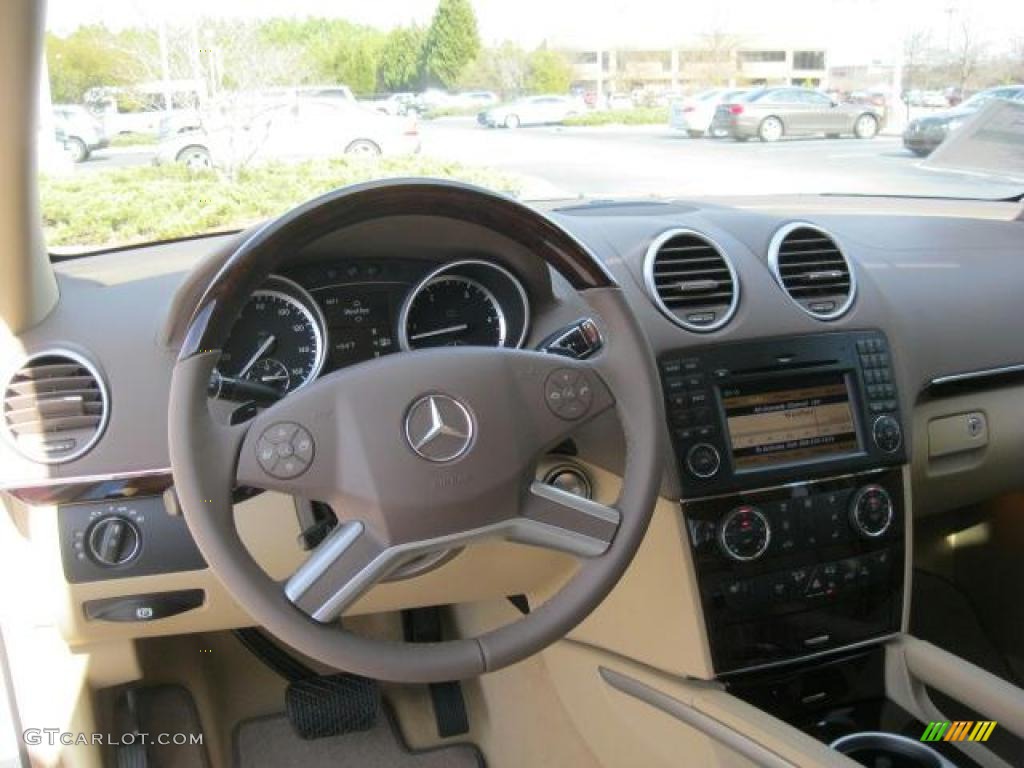 2011 Mercedes-Benz GL 350 Blutec 4Matic Cashmere Dashboard Photo #45593383