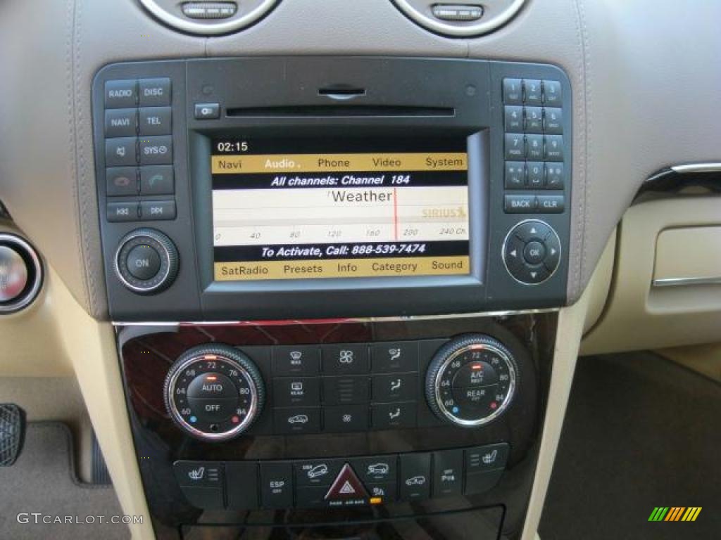 2011 Mercedes-Benz GL 350 Blutec 4Matic Controls Photo #45593391
