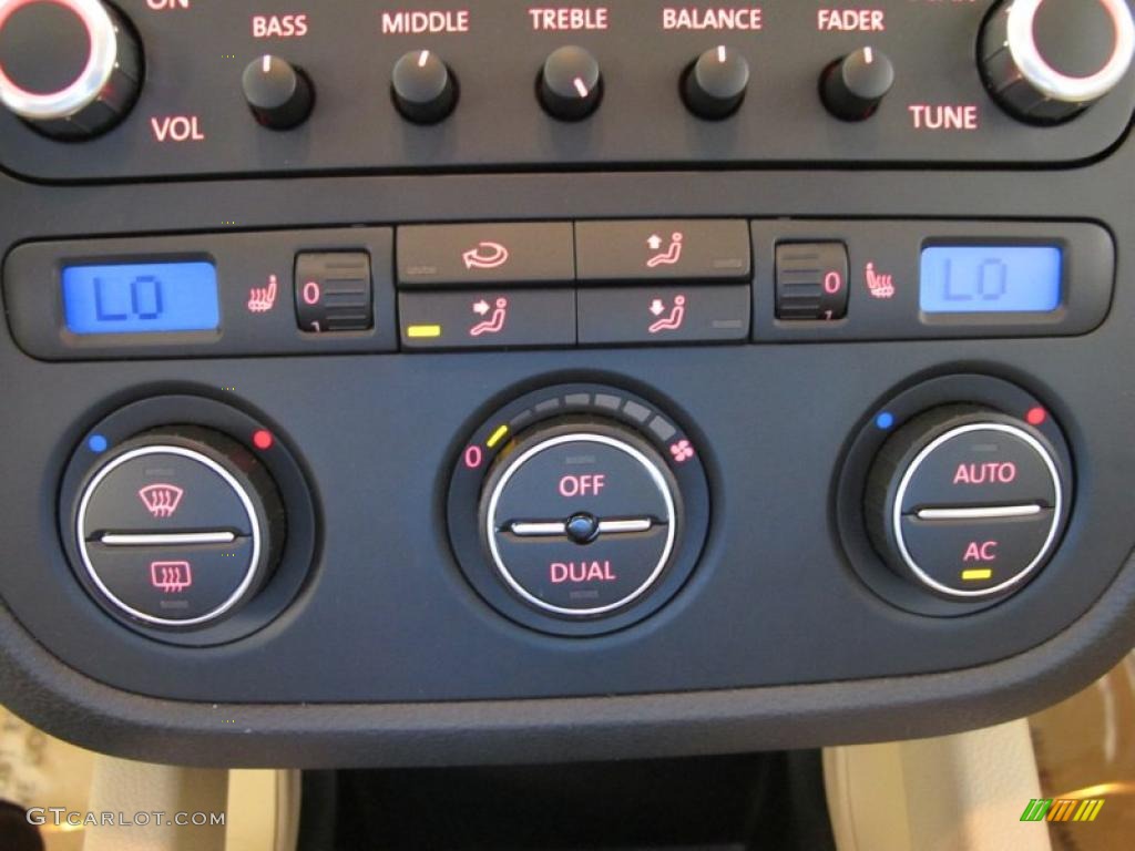 2009 Volkswagen Jetta SEL SportWagen Controls Photo #45594308