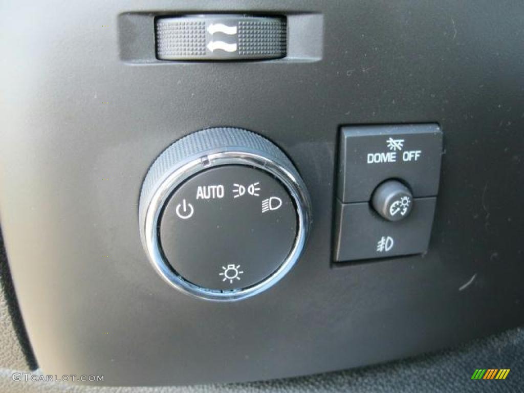 2010 Chevrolet Silverado 2500HD LT Crew Cab 4x4 Controls Photo #45594465