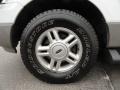 2003 Ford Expedition XLT 4x4 Wheel and Tire Photo