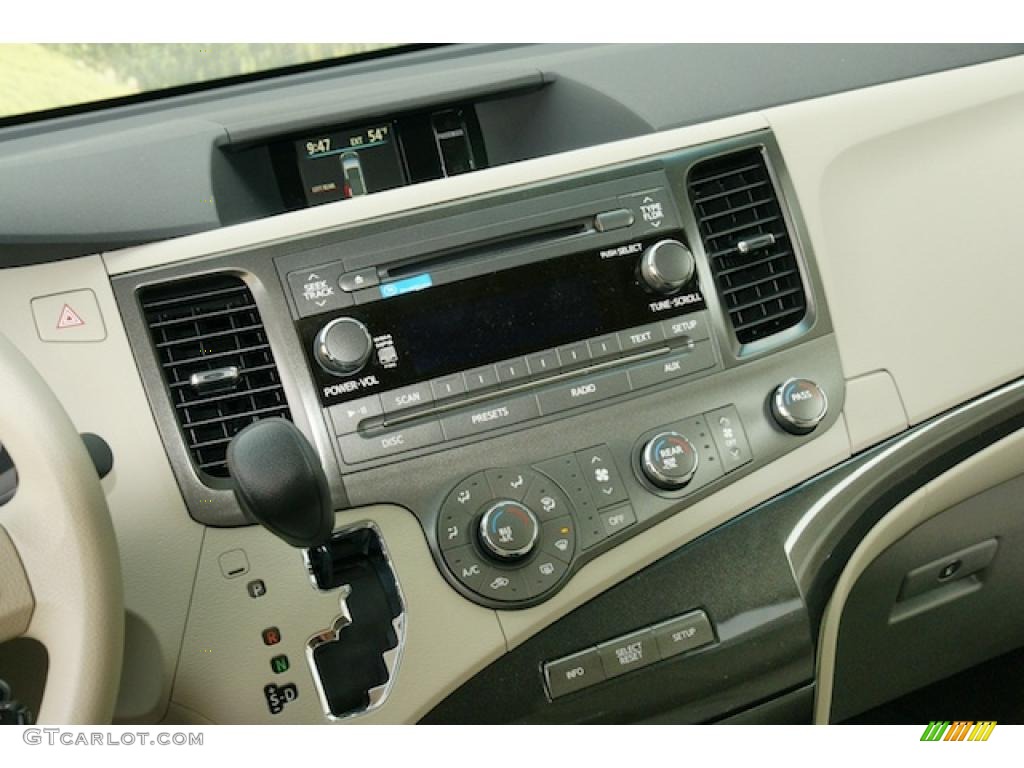 2011 Toyota Sienna LE AWD Controls Photo #45596416