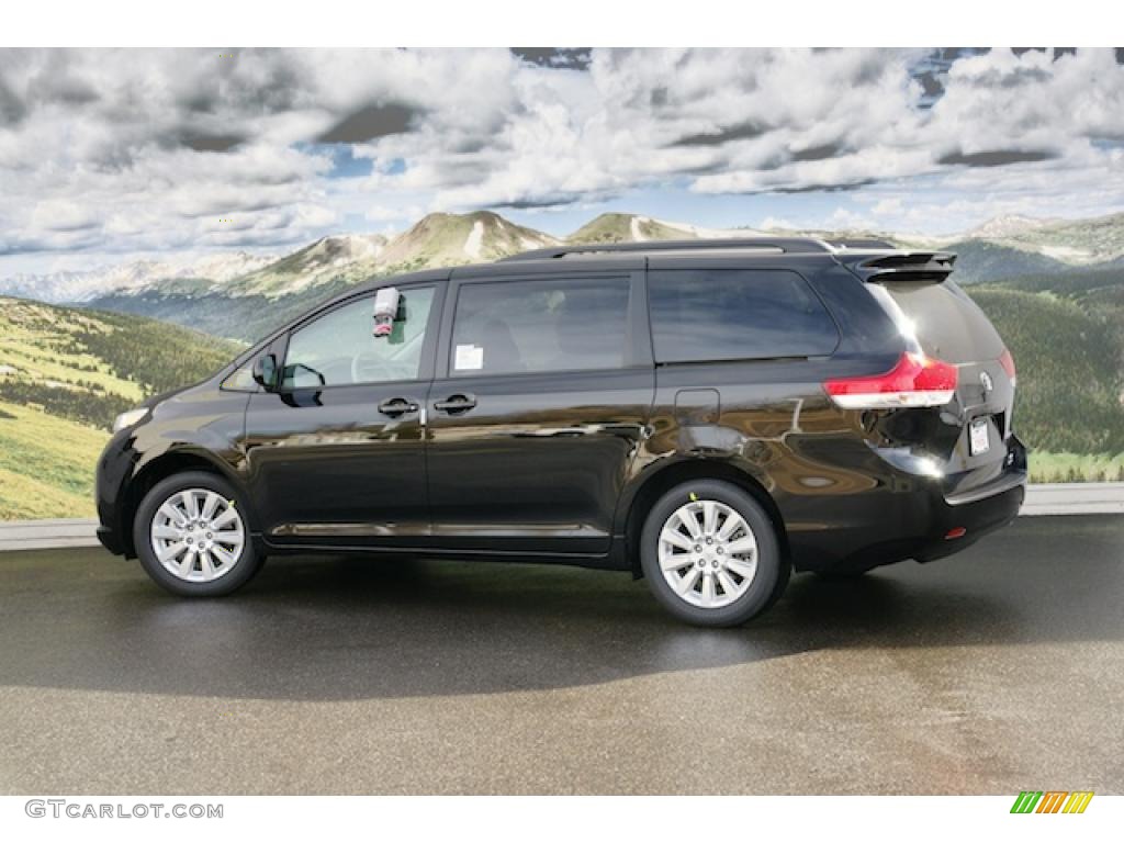 2011 Sienna LE AWD - Black / Light Gray photo #3