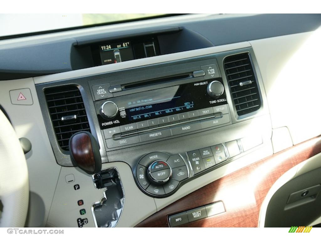 2011 Toyota Sienna XLE AWD Controls Photo #45597680