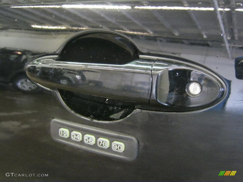 2010 Escape Limited V6 4WD - Black / Charcoal Black photo #21