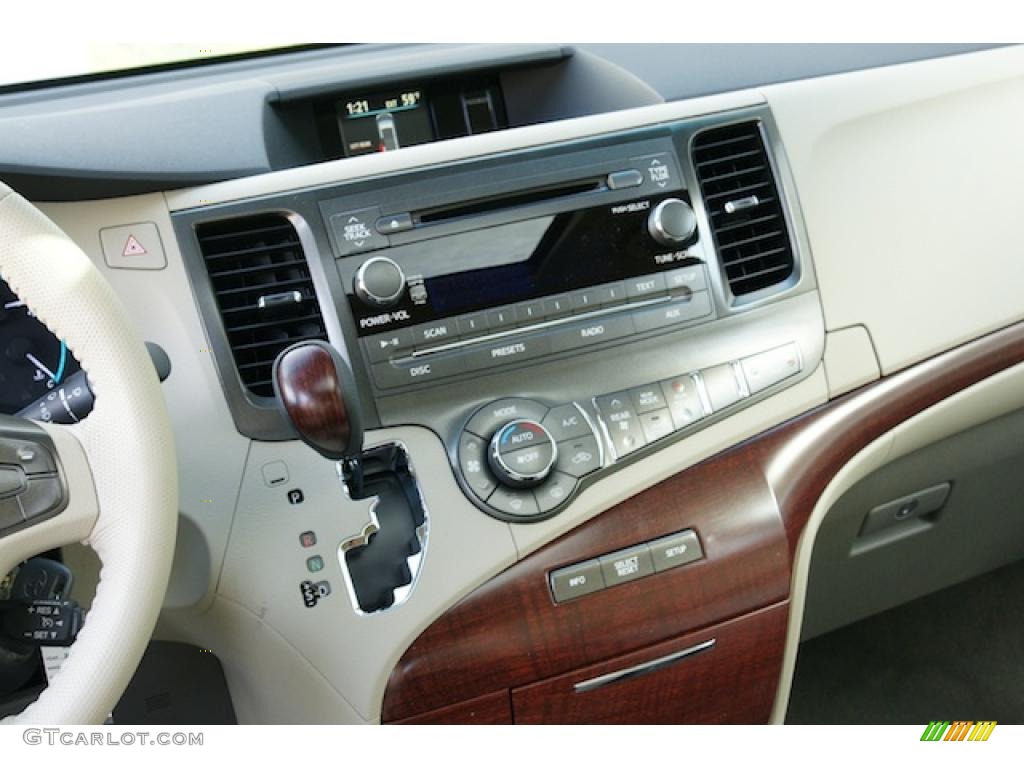 2011 Toyota Sienna XLE AWD Controls Photo #45598144