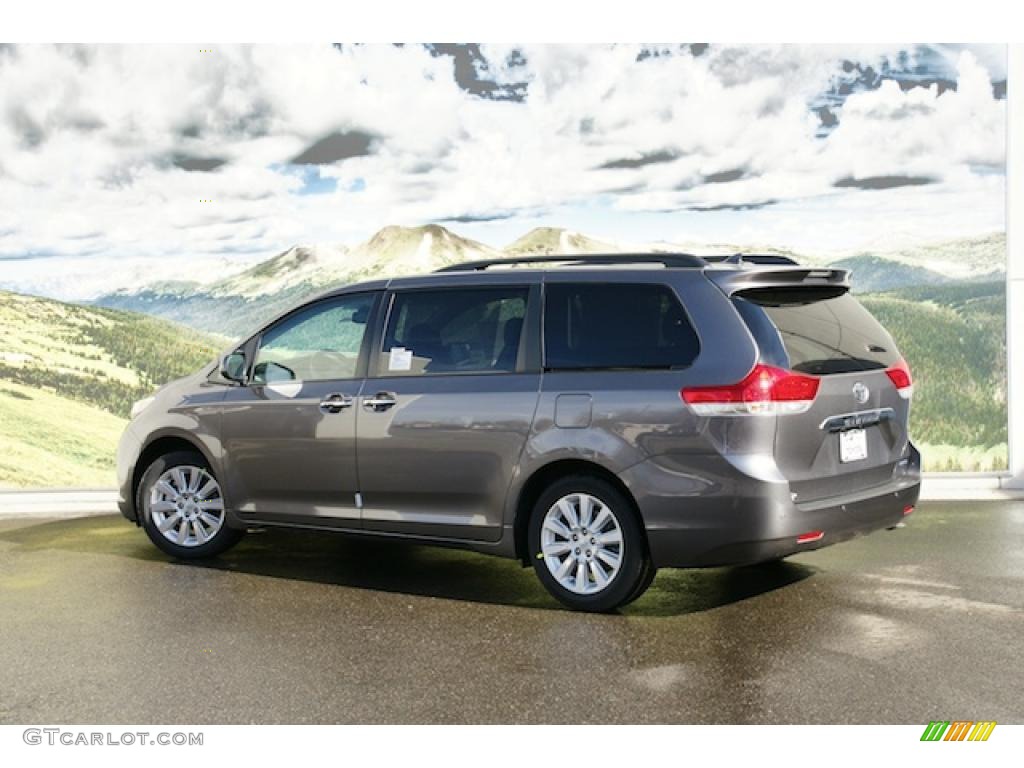 2011 Sienna Limited - Predawn Gray Mica / Light Gray photo #3