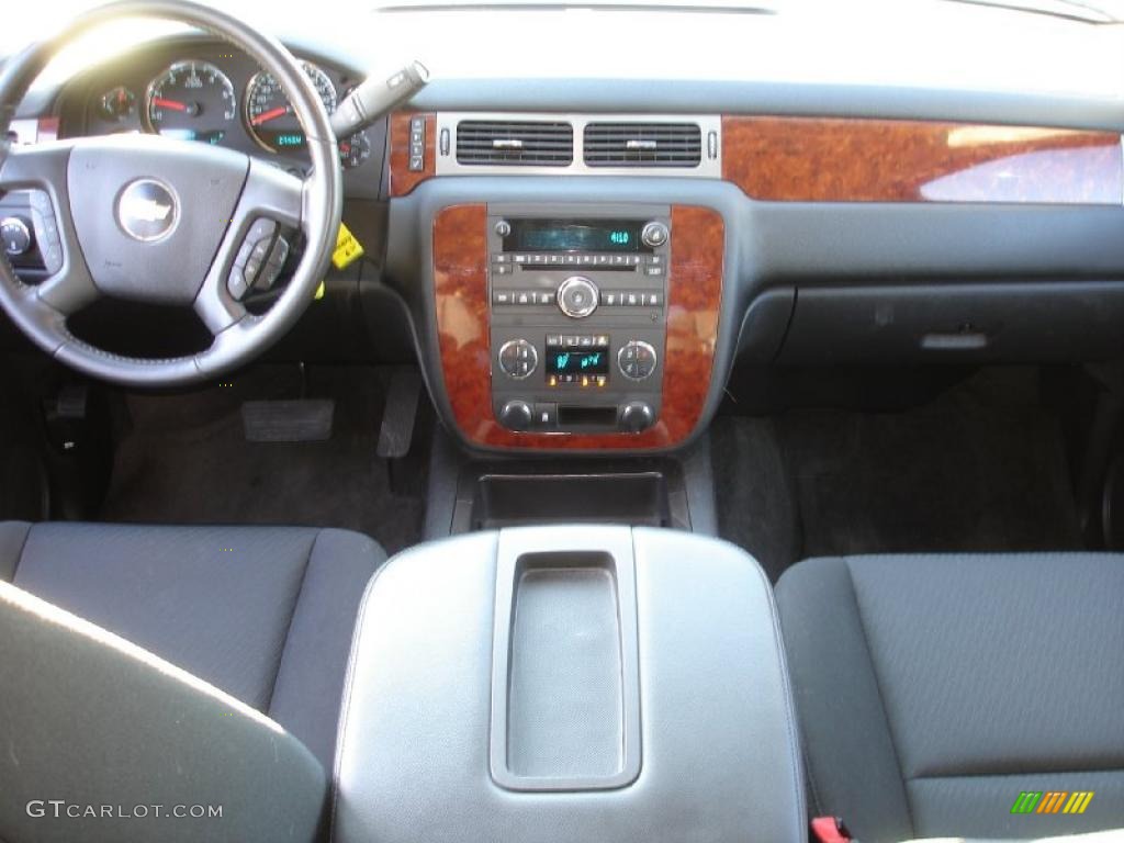 2010 Chevrolet Avalanche LS 4x4 Ebony Dashboard Photo #45604178
