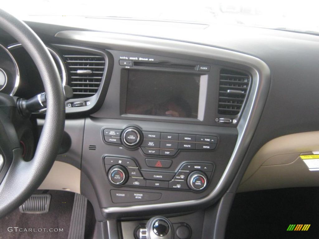 2011 Kia Optima LX Controls Photo #45607318