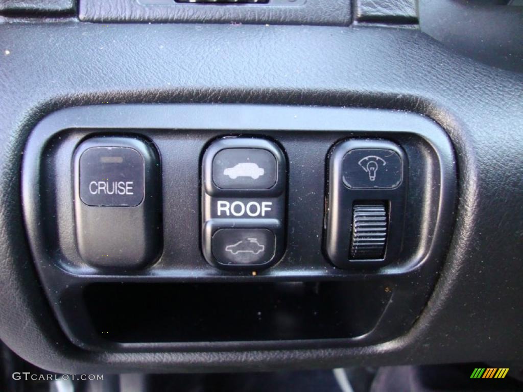 2001 Honda Prelude Type SH Controls Photo #45607797