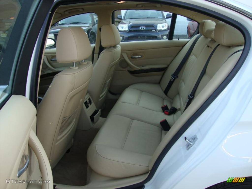 2006 3 Series 330xi Sedan - Alpine White / Beige photo #27