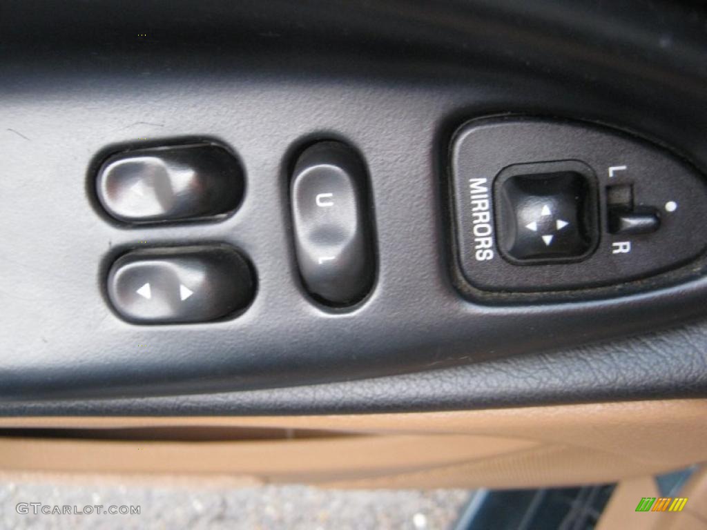 1995 Ford Mustang GT Coupe Controls Photo #45608810