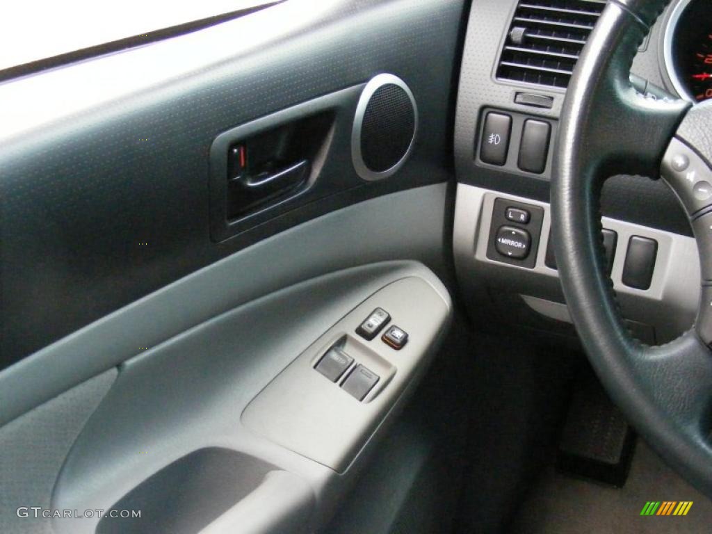 2006 Toyota Tacoma X-Runner Controls Photo #45609594
