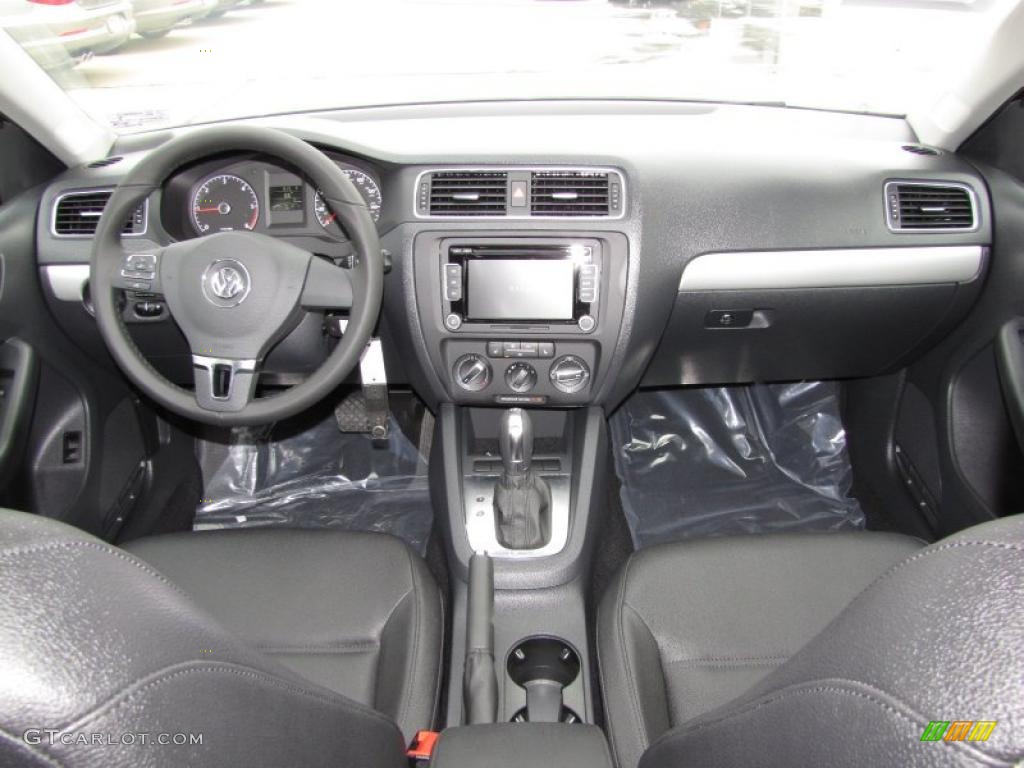 2011 Volkswagen Jetta TDI Sedan Titan Black Dashboard Photo #45609702
