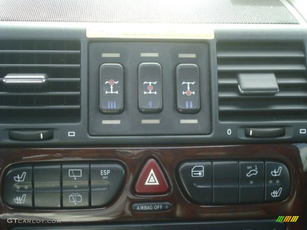 2002 Mercedes-Benz G 500 Controls Photo #45612407