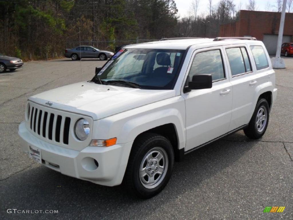 Stone White Jeep Patriot