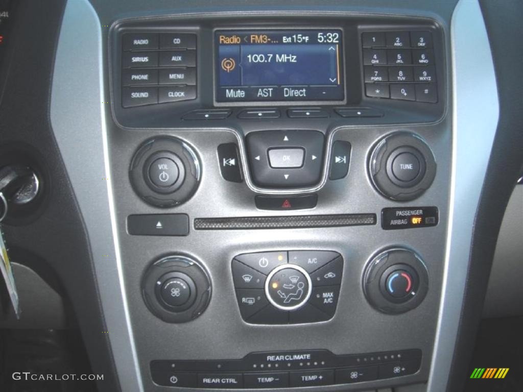 2011 Ford Explorer 4WD Controls Photo #45616300