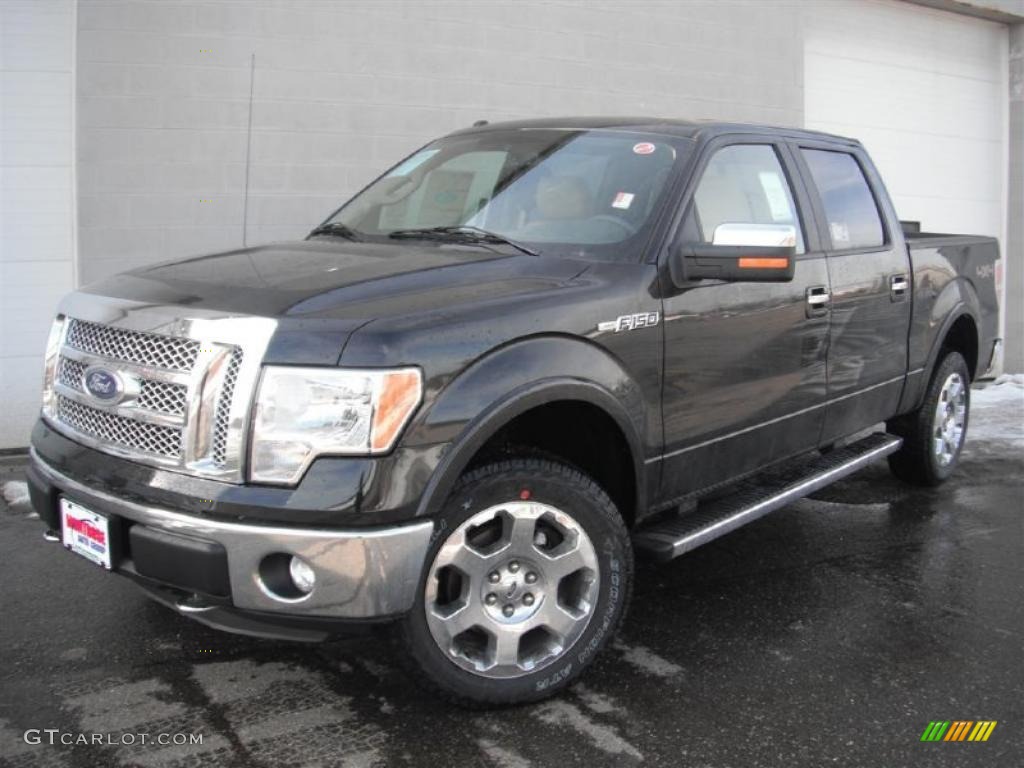 2011 F150 Lariat SuperCrew 4x4 - Tuxedo Black Metallic / Pale Adobe photo #1