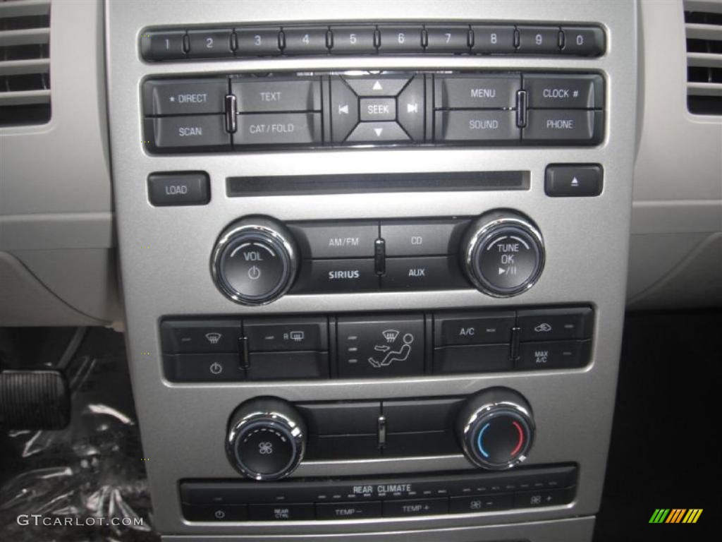 2011 Ford Flex SE Controls Photo #45617296