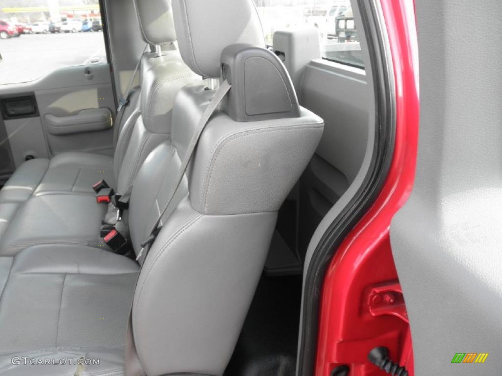 2006 F150 XL Regular Cab 4x4 - Bright Red / Medium Flint photo #12