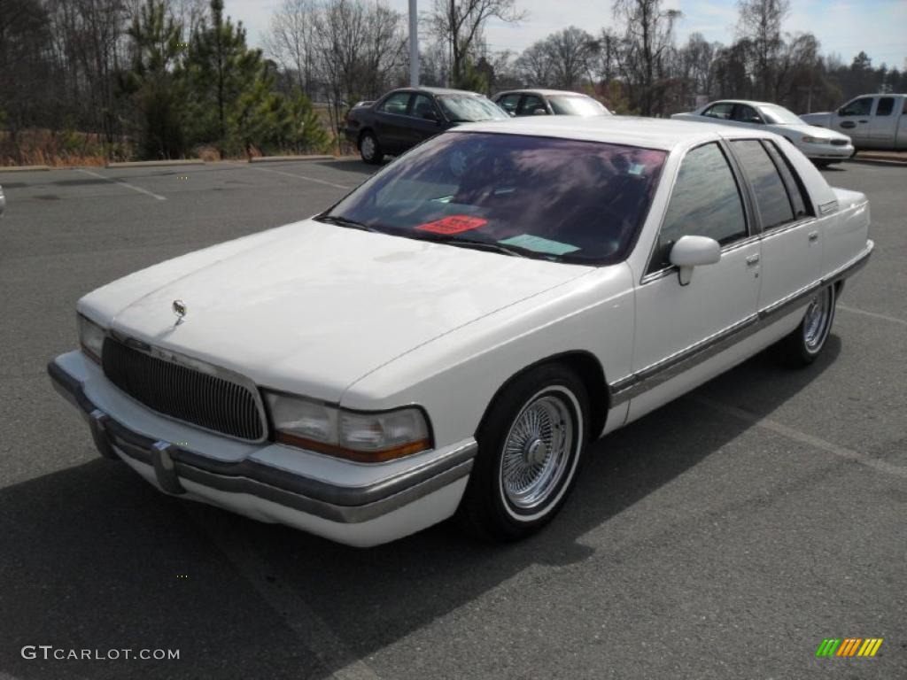 Bright White 1993 Buick Roadmaster Standard Roadmaster Model Exterior Photo #45619480