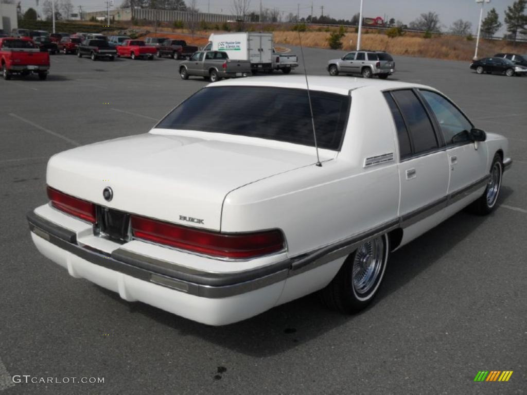 Bright White 1993 Buick Roadmaster Standard Roadmaster Model Exterior Photo #45619500