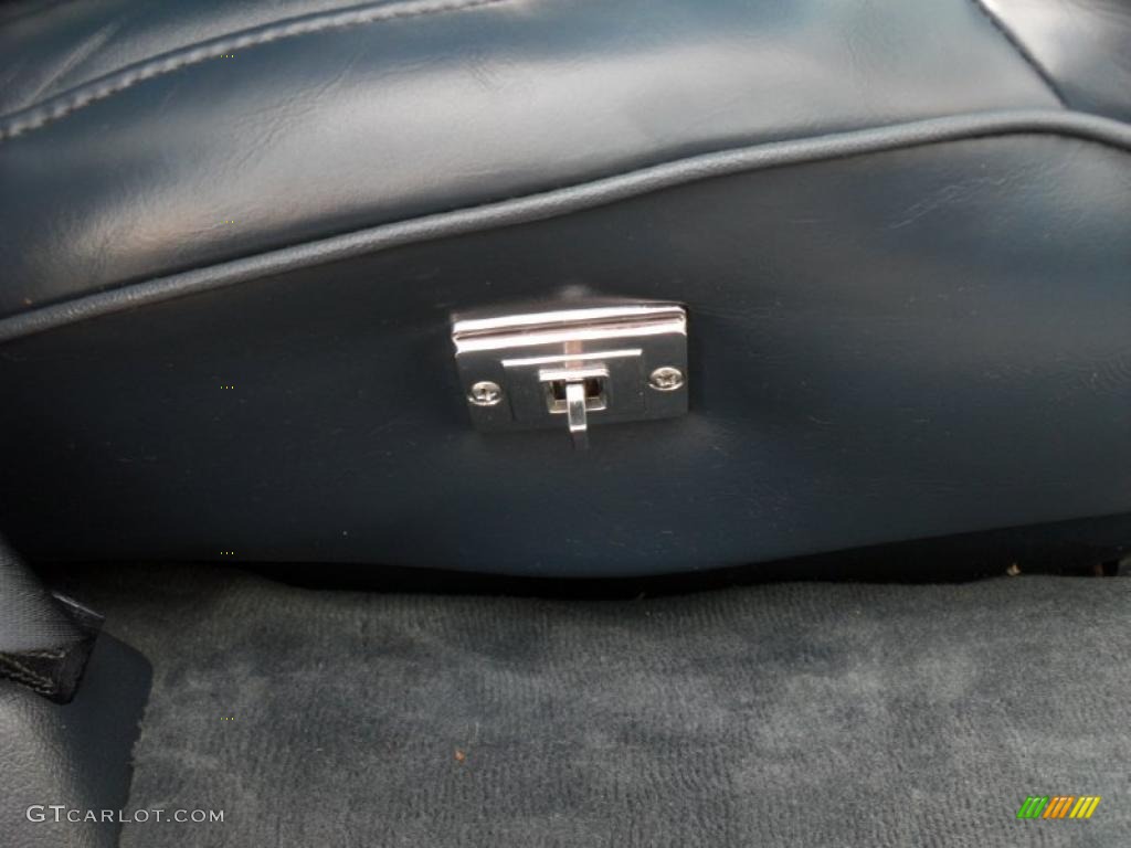 1993 Buick Roadmaster Standard Roadmaster Model Controls Photo #45619568