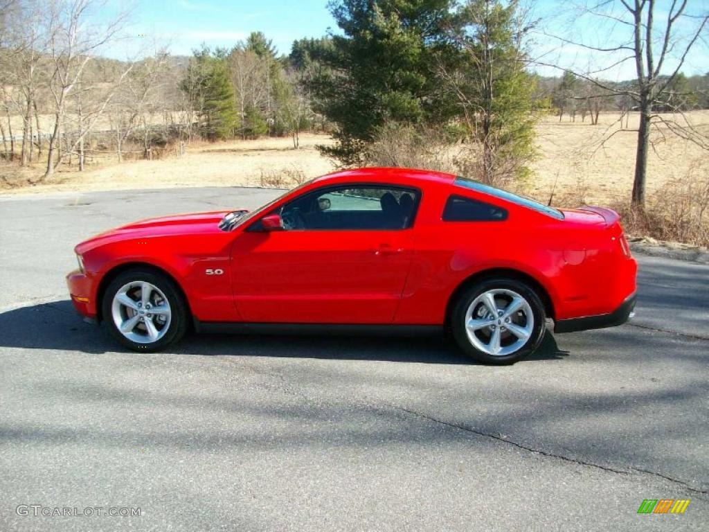 2011 Mustang GT Coupe - Race Red / Charcoal Black photo #2