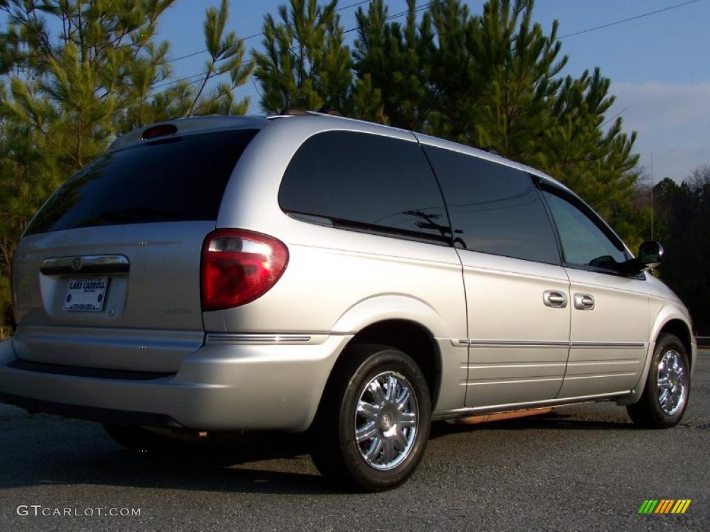 Bright Silver Metallic 2005 Chrysler Town & Country Limited Exterior Photo #45620260