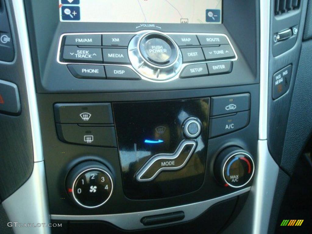 2011 Hyundai Sonata SE Controls Photo #45621202